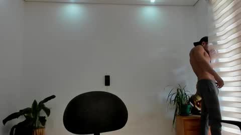 LIAM- noah online show from March 2026 01:17:02 PM