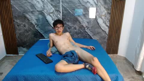 Snapshot of noahwalker__ chatting on April 2026 11:06:01 PM online show from April 2026 11:06:01 PM