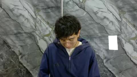 Snapshot of noahwalker__ chatting on May 2026 11:07:02 AM online show from May 2026 11:07:02 AM