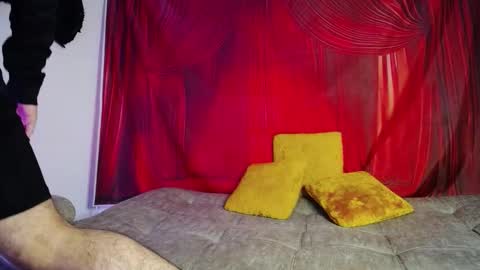 noha_and_iam1 online show from January 2026 11:47:02 AM