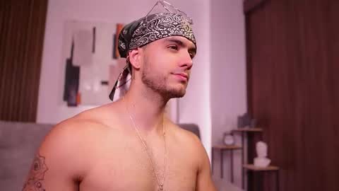 kevin online show from October 2025 08:28:01 PM