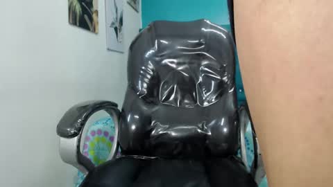 Snapshot of noha_scott chatting on February 2025 01:41:01 AM Noha Scott online show from February 2025 01:41:01 AM