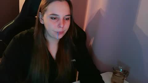 noir_ember_ online show from October 2025 12:13:02 PM