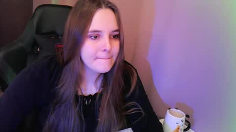 noir_ember_ online show from November 2025 02:07:02 PM