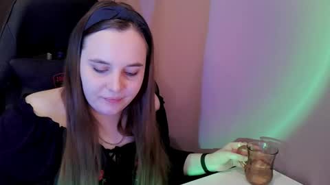 noir_ember_ online show from February 2026 03:54:01 PM