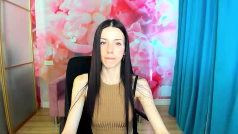 Snapshot of noirdiva chatting on April 2026 06:03:01 AM NoirDiva online show from April 2026 06:03:01 AM
