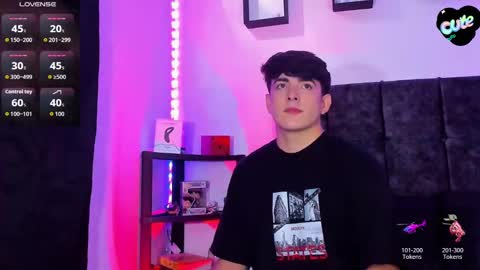 Nolan  online show from November 2025 06:57:02 PM