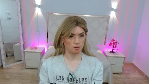 nooah_tay online show from February 2026 07:10:01 PM