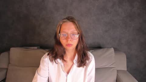 Snapshot of noora_moore chatting on September 2025 12:12:01 AM NOORA online show from September 2025 12:12:01 AM