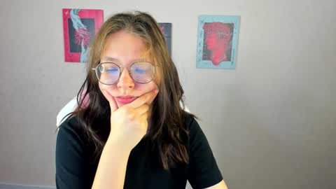 Snapshot of noora_moore chatting on September 2025 12:01:02 AM NOORA online show from September 2025 12:01:02 AM