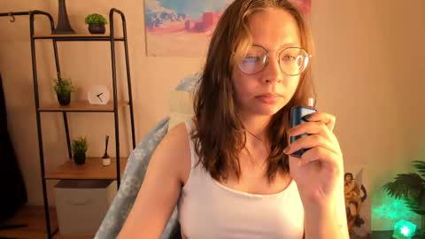 Snapshot of noora_moore chatting on October 2025 01:04:02 AM NOORA online show from October 2025 01:04:02 AM