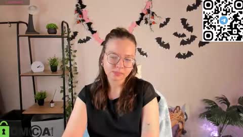 Snapshot of noora_moore chatting on November 2025 01:17:02 AM NOORA online show from November 2025 01:17:02 AM