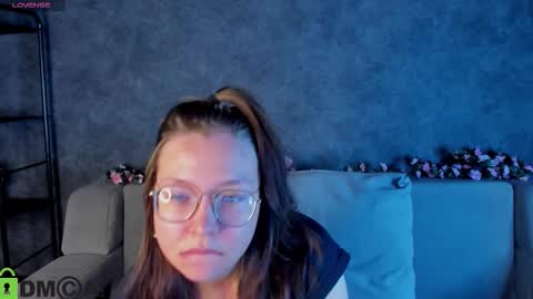 Snapshot of noora_moore chatting on November 2025 12:54:01 AM NOORA online show from November 2025 12:54:01 AM