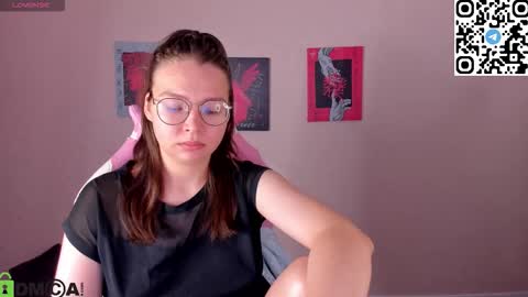 Snapshot of noora_moore chatting on November 2025 01:15:02 AM NOORA online show from November 2025 01:15:02 AM