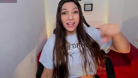 Nora online show from November 2025 04:45:02 AM