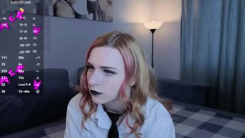 Elina online show from October 2025 09:54:02 AM