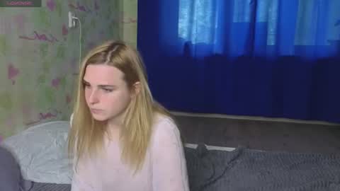 Snapshot of noradunn chatting on June 2026 11:01:02 AM Elina online show from June 2026 11:01:02 AM