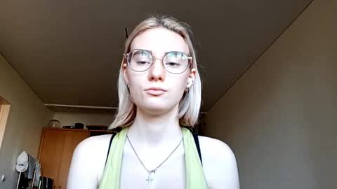 Lola online show from October 2025 11:52:02 AM