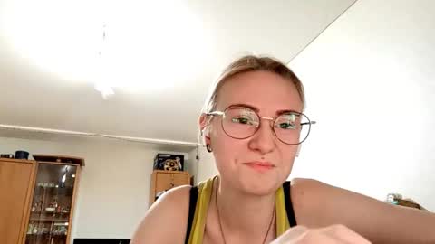 Lola online show from November 2025 01:14:02 PM