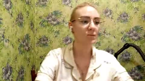 Lola online show from December 2025 09:07:01 AM