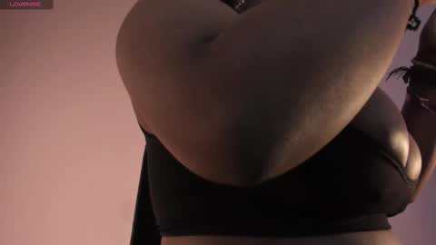 Snapshot of nova_swan chatting on February 2025 10:36:01 PM NOVA online show from February 2025 10:36:01 PM