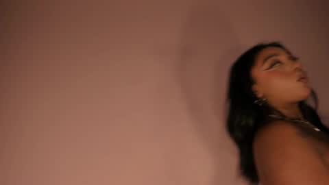 Snapshot of nova_swan chatting on March 2025 10:42:01 PM NOVA online show from March 2025 10:42:01 PM