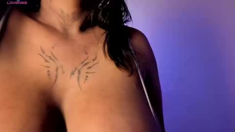 Snapshot of nova_swan chatting on September 2025 08:31:02 PM NOVA online show from September 2025 08:31:02 PM