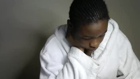 novaah online show from December 2025 01:11:01 AM