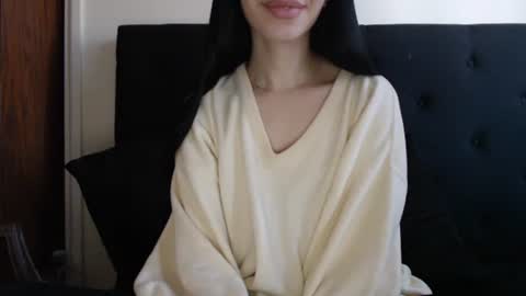 Olivia online show from November 2025 04:40:02 PM