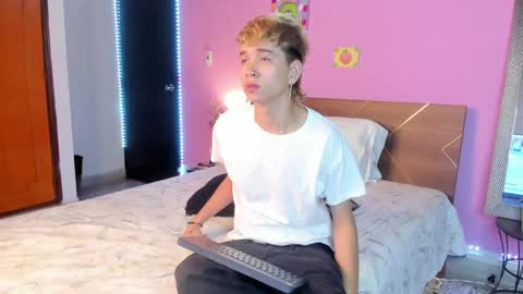 Snapshot of novaybrian chatting on February 2025 04:42:01 AM NovayBrian online show from February 2025 04:42:01 AM