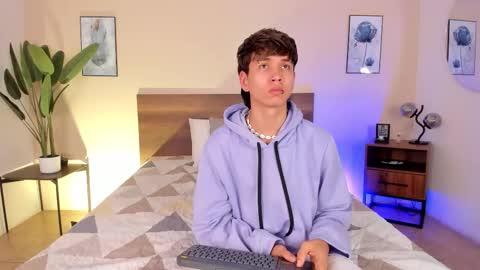 Snapshot of novaybrian chatting on December 2025 04:44:02 AM NovayBrian online show from December 2025 04:44:02 AM