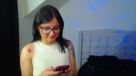 Snapshot of nyahmackenzie chatting on February 2025 05:17:02 PM NyahMackenzie online show from February 2025 05:17:02 PM