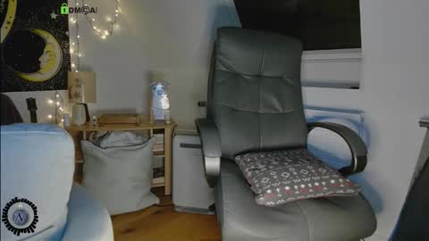 Nyl0nnickb0y online show from December 2025 09:21:02 PM