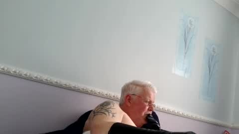 Snapshot of nylonlegs69 chatting on May 2026 04:37:01 PM stockings suspenders mad online show from May 2026 04:37:01 PM