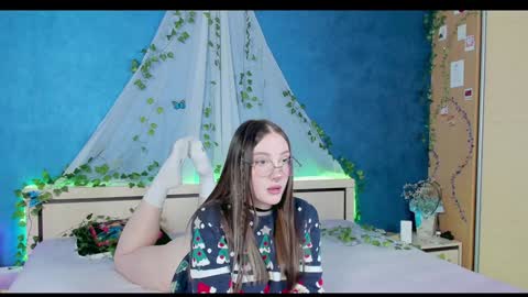 Snapshot of nymphalean chatting on December 2024 07:37:02 PM Kat online show from December 2024 07:37:02 PM