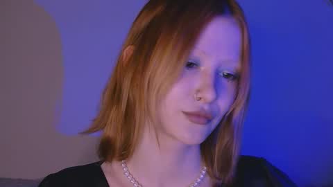 nyra_thira online show from November 2025 05:13:01 PM