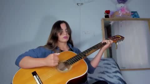 Laura nyu online show from December 2025 09:00:01 PM