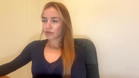 Snapshot of nyxelia_ chatting on October 2025 07:17:02 AM Anastasia online show from October 2025 07:17:02 AM