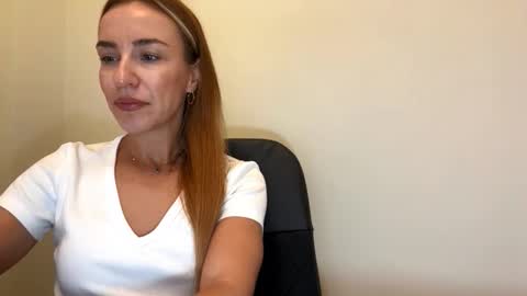 Snapshot of nyxelia_ chatting on October 2025 07:29:01 AM Anastasia online show from October 2025 07:29:01 AM