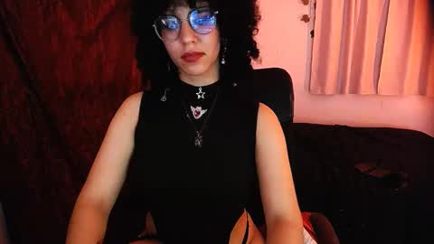 Snapshot of nyxxei chatting on February 2026 06:22:01 AM Nyxxei online show from February 2026 06:22:01 AM