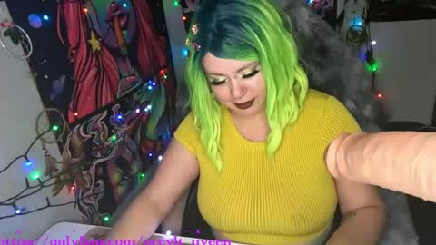 Snapshot of occvlt_qveen chatting on December 2024 05:21:01 AM occvlt qveen online show from December 2024 05:21:01 AM