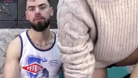 Snapshot of oceanheat chatting on November 2025 10:44:02 PM OceanHeart online show from November 2025 10:44:02 PM