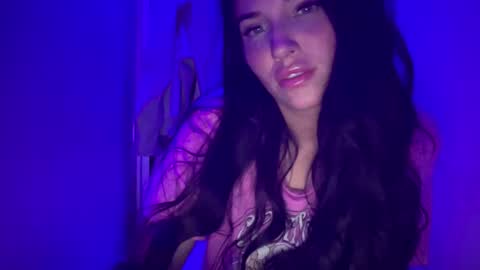 Snapshot of oceanxalara22_xo chatting on November 2025 02:50:01 AM A L A R A online show from November 2025 02:50:01 AM