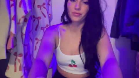 Snapshot of oceanxalara22_xo chatting on November 2025 04:01:02 AM A L A R A online show from November 2025 04:01:02 AM