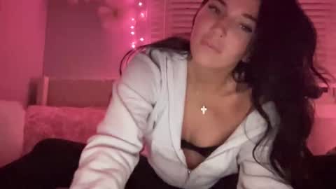 Snapshot of oceanxalara22_xo chatting on November 2025 03:53:02 AM A L A R A online show from November 2025 03:53:02 AM