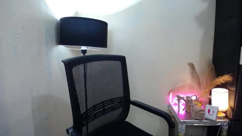 Snapshot of octaviayuki chatting on September 2025 12:49:01 AM Kyla online show from September 2025 12:49:01 AM