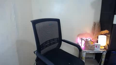 Snapshot of octaviayuki chatting on October 2025 01:33:02 AM Kyla online show from October 2025 01:33:02 AM