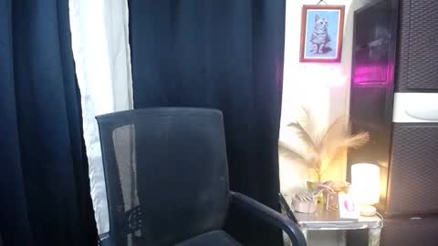 Snapshot of octaviayuki chatting on October 2025 02:08:01 AM Kyla online show from October 2025 02:08:01 AM