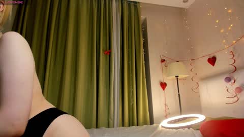 Lynna online show from February 2025 09:16:01 PM