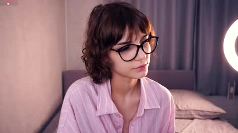 Thea online show from November 2025 07:34:02 PM